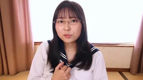 同 級 生 は 隠 れ 巨 乳 の 地 味 子 ち ゃ ん 夏 佳 し お.