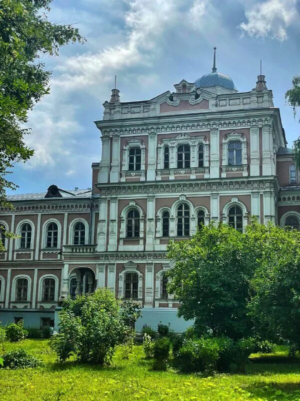 Дворец в елизаветино гатчинский район. Елизаветинский дворец в москве. Загородный дворец елизаветы петровны в сокольниках. Елизаветинский дворец. Покровское рубцово дворец елизаветы.
