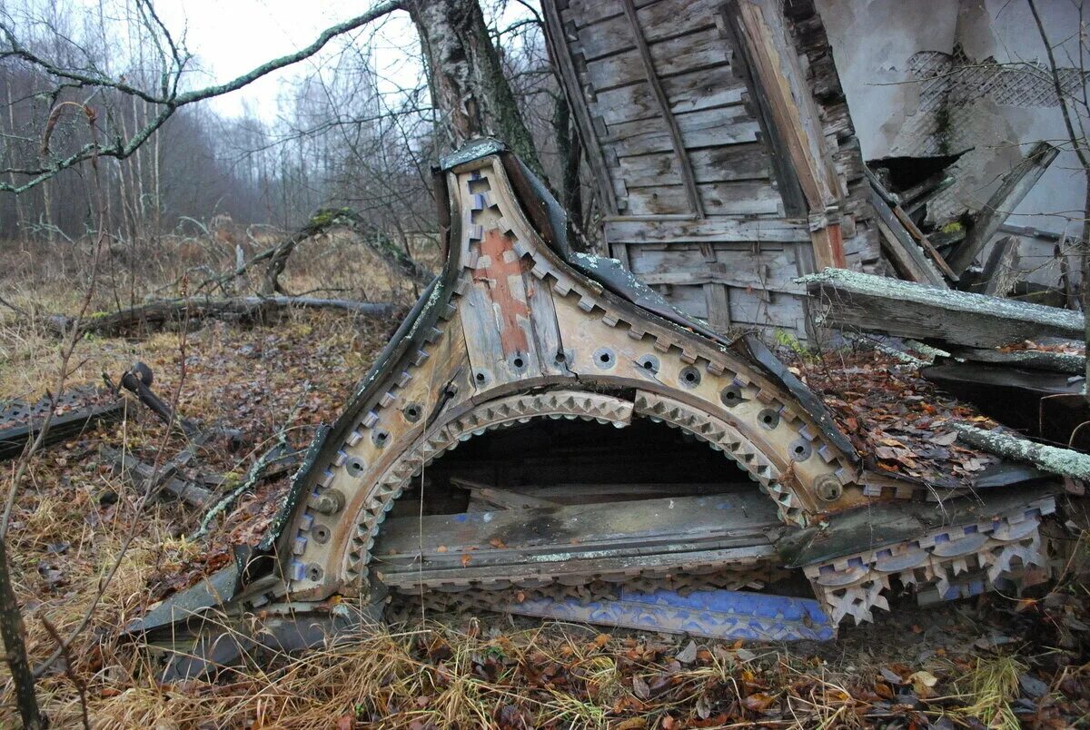 Заброшенные находки. Находки в заброшенных домах. Брошенные деревни России. Старинные находки в заброшенных домах. Заброшенные дома в Находке.