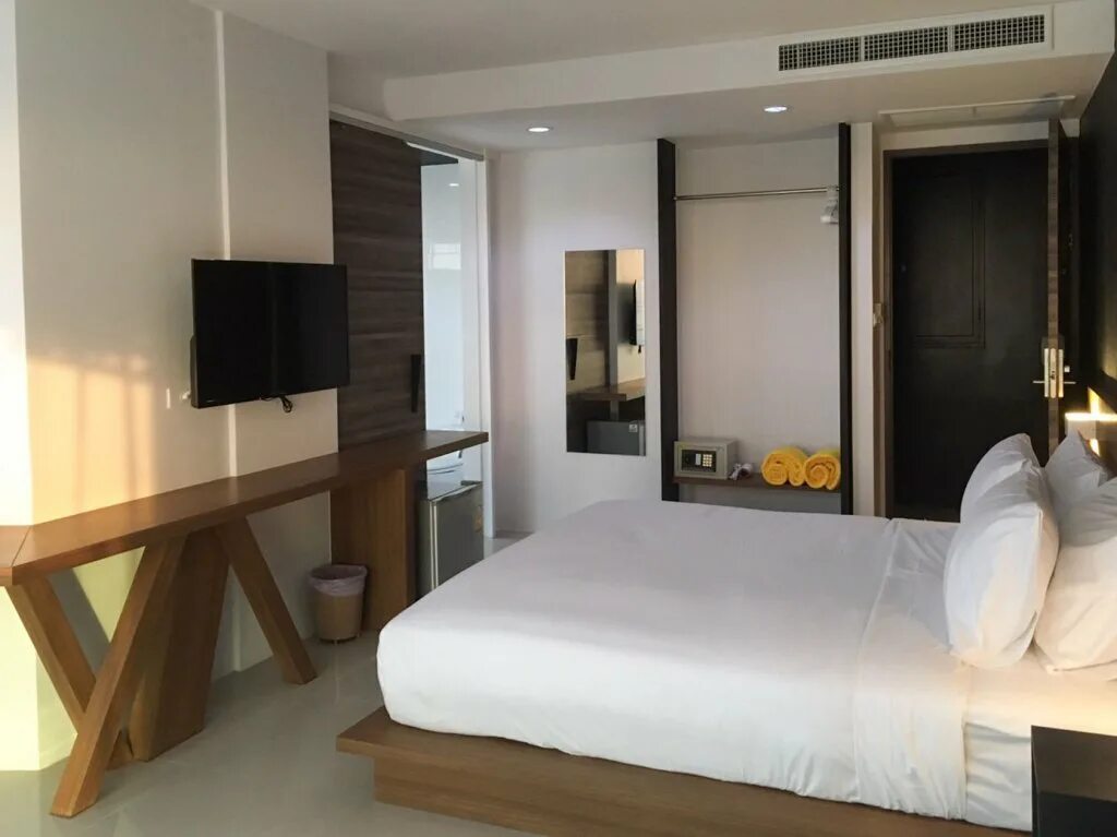 Отель феникс 3. Отель Phoenix Grand Hotel 3*. Phoenix Patong. Phoenix Patong Hotel. Phoenix Тайланд Пхукет Hotel 3.