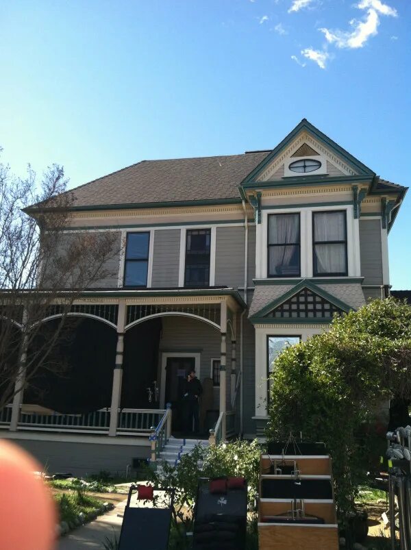 Астрал 2010. Дом из астрала. Особняк с выходом в астрал. Астрал дом. Фостер астрал.