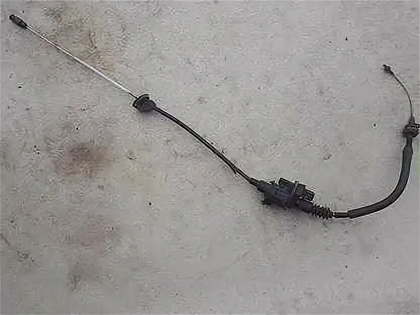 Трос капота ауди 100 с3. Трос капота ауди а4. Тросик ауди а6 с5. Трос капота ауди а6 с5. Трос ручного тормоза ауди а4 б7.