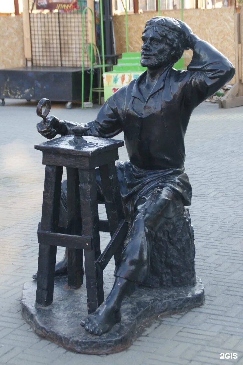 В каком городе находится памятник левше. Памятник левше в туле. Челябинск кировка левша. Памятники скульптуры левше лескова тула. В каком городе находится памятник левше.