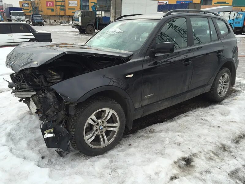 Куплю аварийный автомобиль. BMW x3 битый. Битые машины. Битая машина. Битое авто.