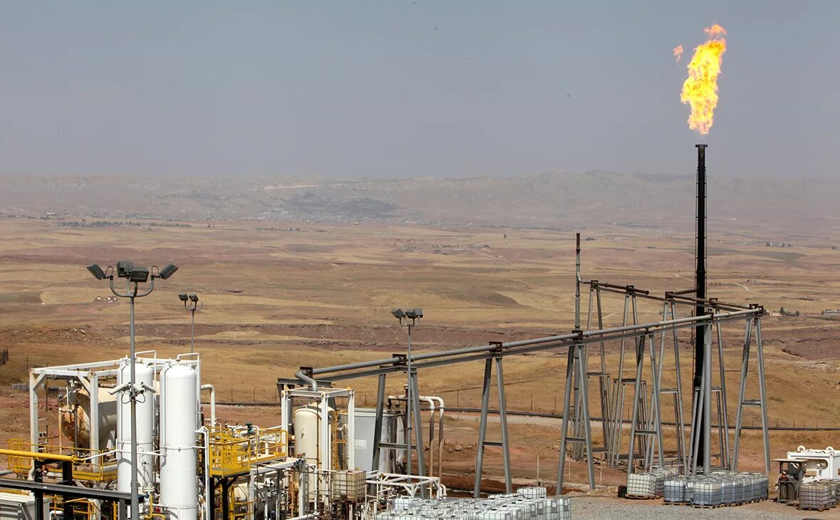 Ирак нефть добыча. Ирак добыча нефти. Нефтяной завод в ираке. Ирак нефтедобыча. Ирак нефтедобыча.