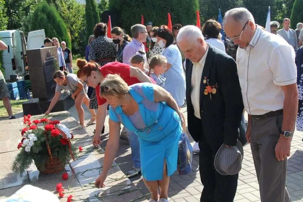 Железногорск курская область когда дадут воду сегодня. Сквер воинской славы Железногорск Курская область. Новый сквер воинской славы Железногорск. Железногорский человек. Сквер воинской славы Железногорск Курская область визуализация.