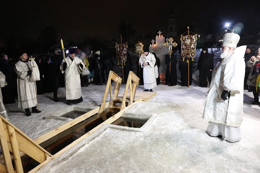 священники ярославской епархии 2020. храм похвалы пресвятой богородицы ростов. отец дмитрий пчелкин ярославль. свято тихоновский храм ярославль духовенство. служба в церкви ярославль.