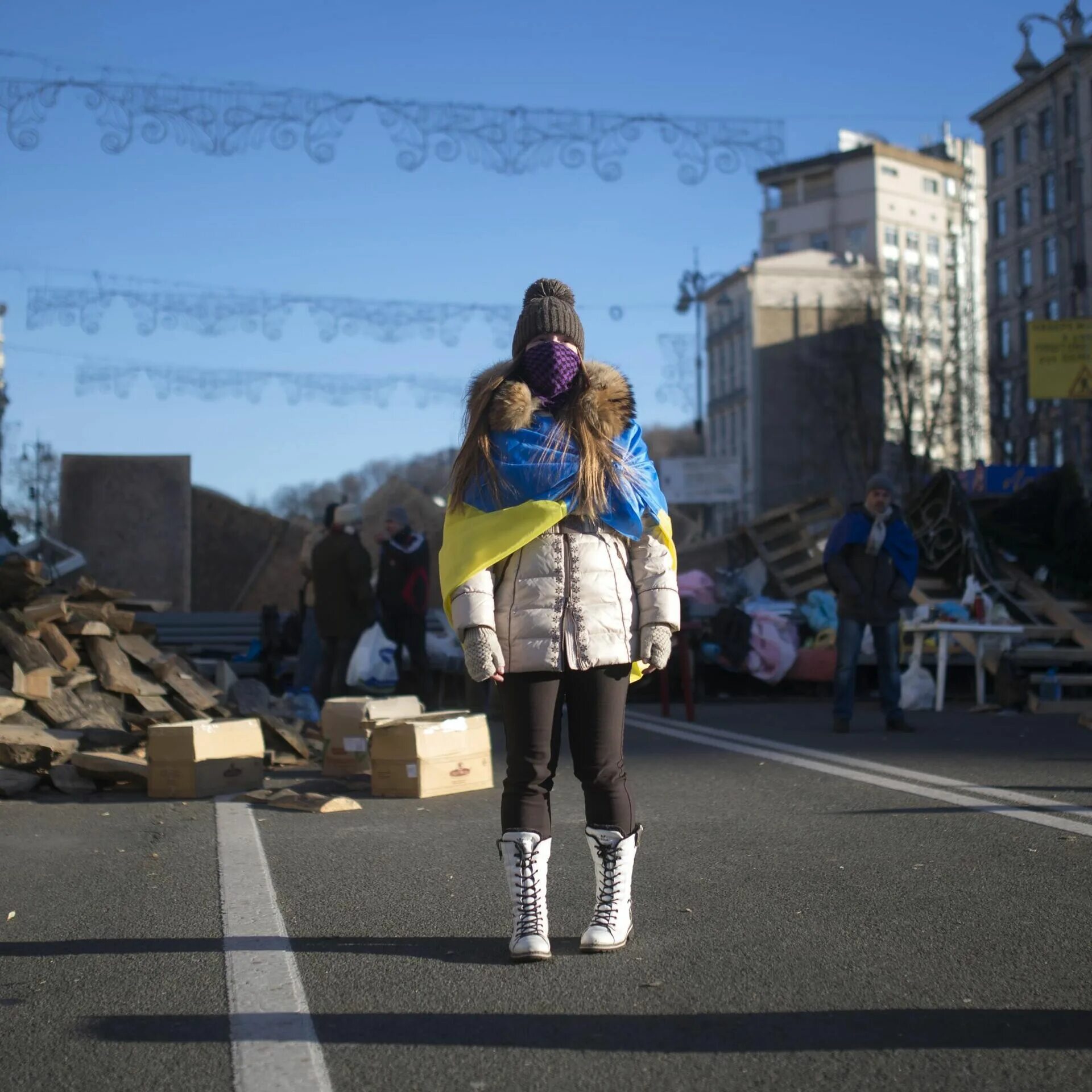 Майдан девушки. Евромайдан девушки. Девушки на Майдане. Майдан в Киеве девушки. Девушки на Крещатике.