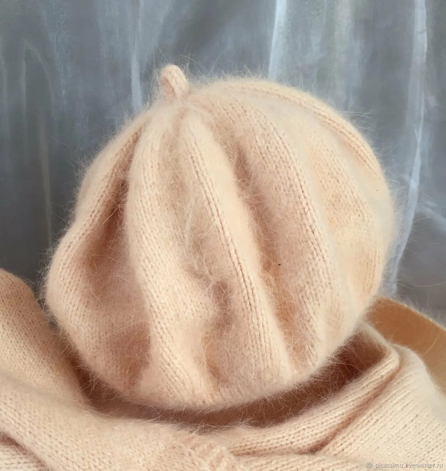Шапочка из норки спицами. Шапка из пряжи норка. шапка из пряжи пух норки. шапка из пуха норки мастер класс. шапки из пряжи норки вязаные.