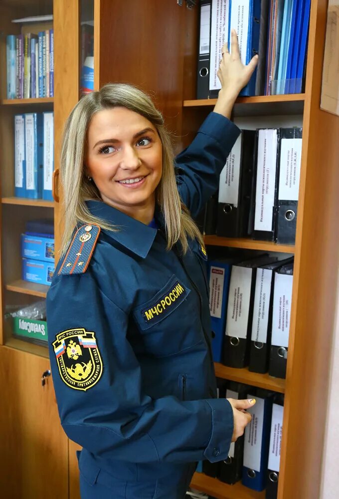 Можно ли девушкам в мчс. Девушки в форме мчс. красивые девушки в форме мчс.