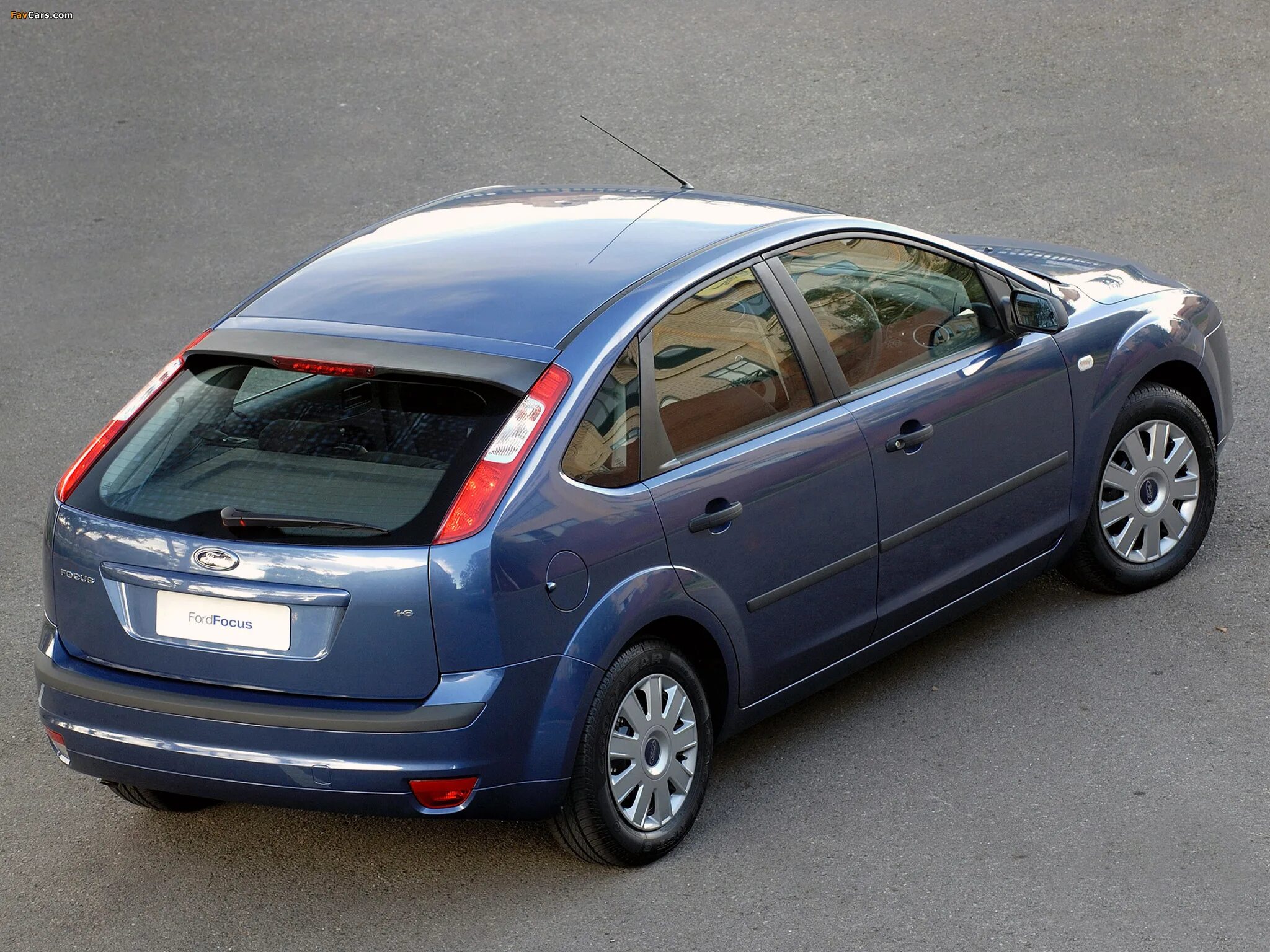 Форд фокус 2 2005. Форд фокус 2 поколения. Ford Focus 5. Ford Focus 2007 хэтчбек кузов.