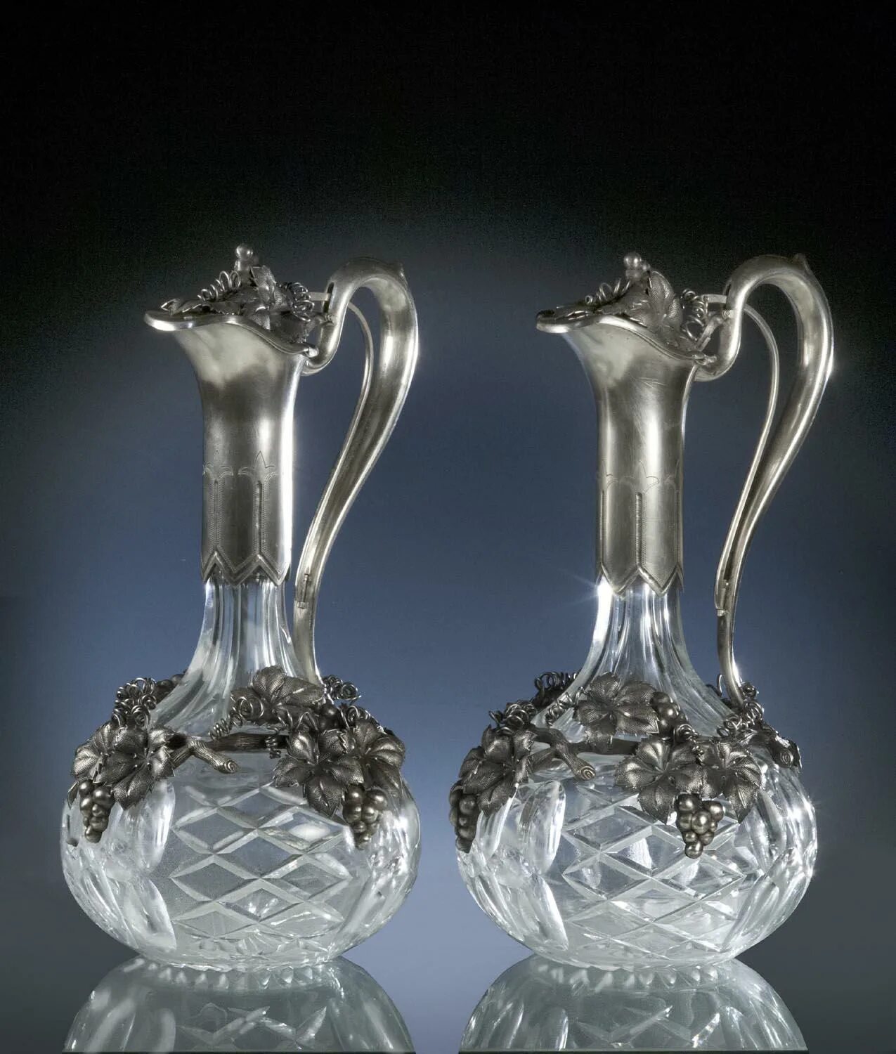 круэт christofle. серебро хрусталь фаберже. хрустальный графин антиквариат. пара в графине. пара в графине.
