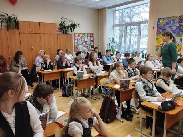 Лицей 395 отзывы. Лицей 395 спб. Лицей 395 спб. Дневник 395 лицея. Герб лицея 395.