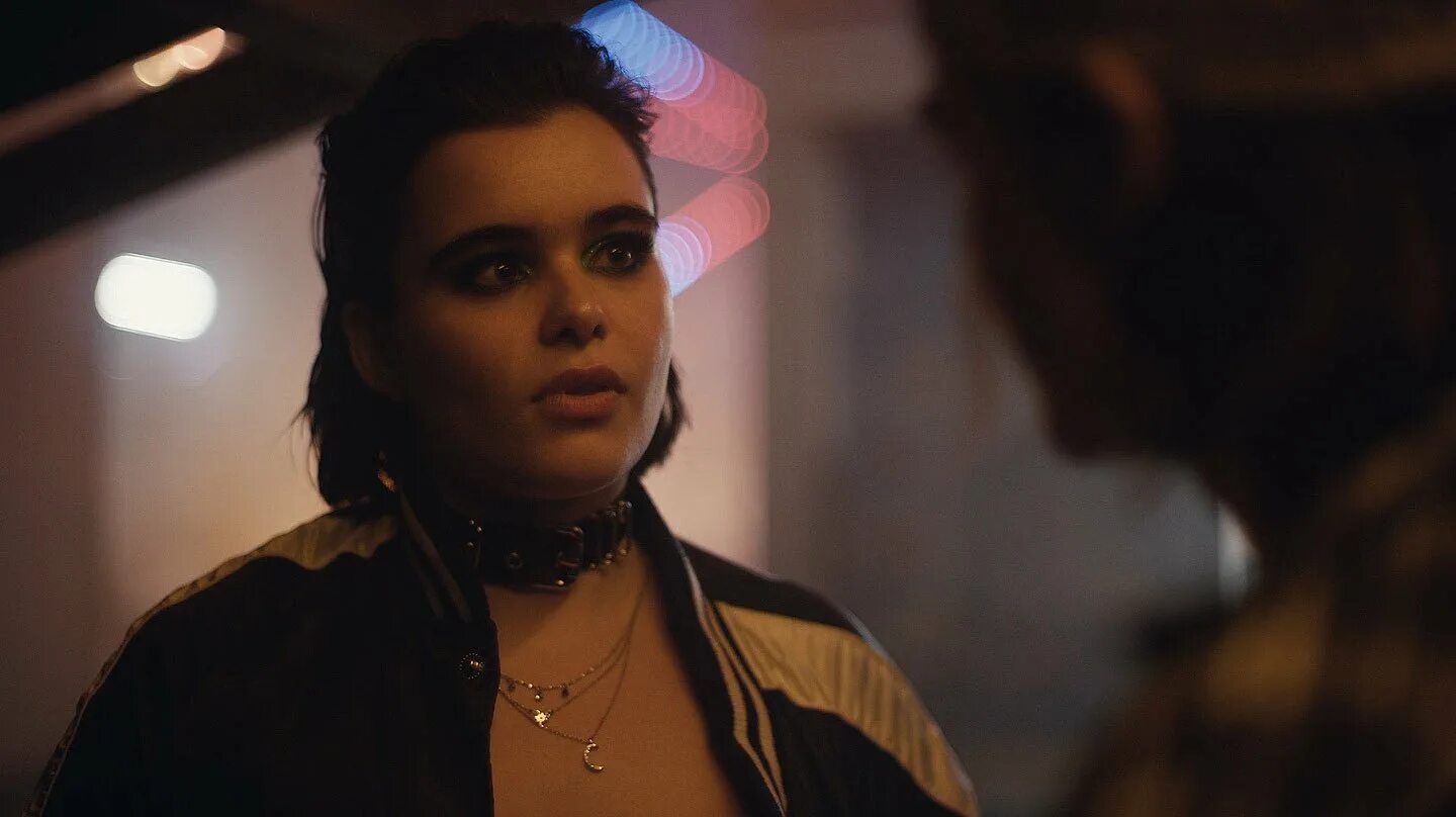 Джиа беннет эйфория. Мэдди эйфория актриса. Эйфория кадры джулс. Эйфория кэт эрнандес. Эйфория истории.