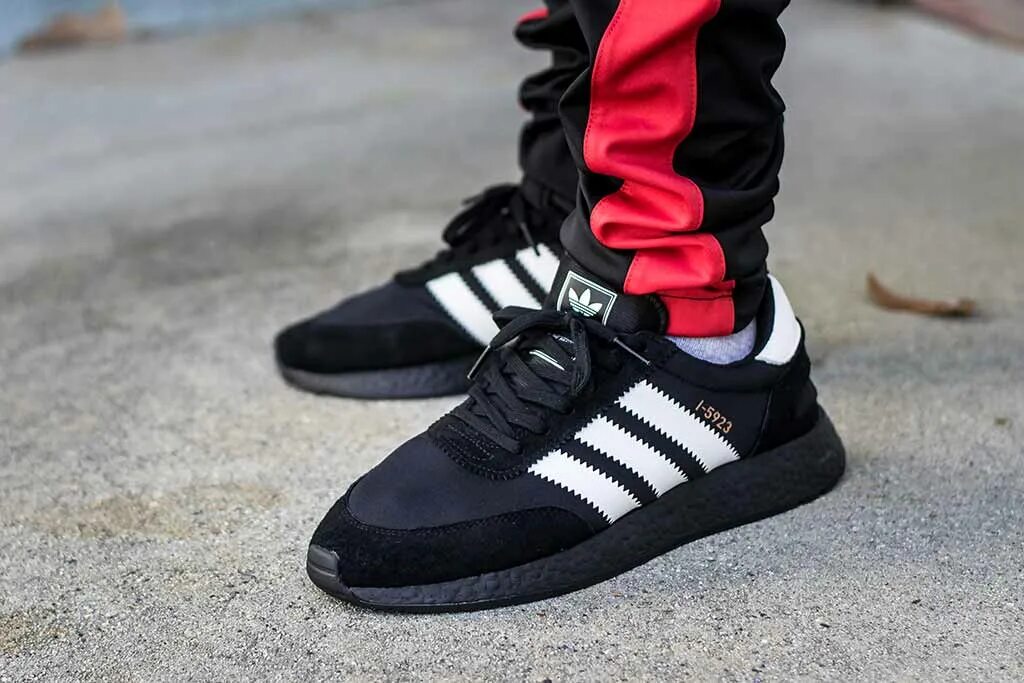 Кроссовки реплика спб. Adidas i 5923. Adidas Iniki i-5923. Adidas i 5923 Black. Adidas Iniki черный буст.