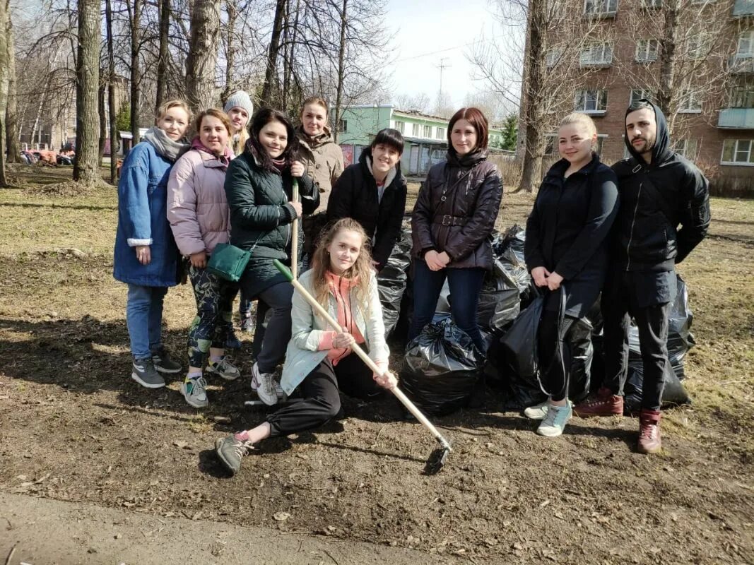 Субботник выпуски. Весенний субботник. Субботник. Современный субботник. Субботник в апреле.