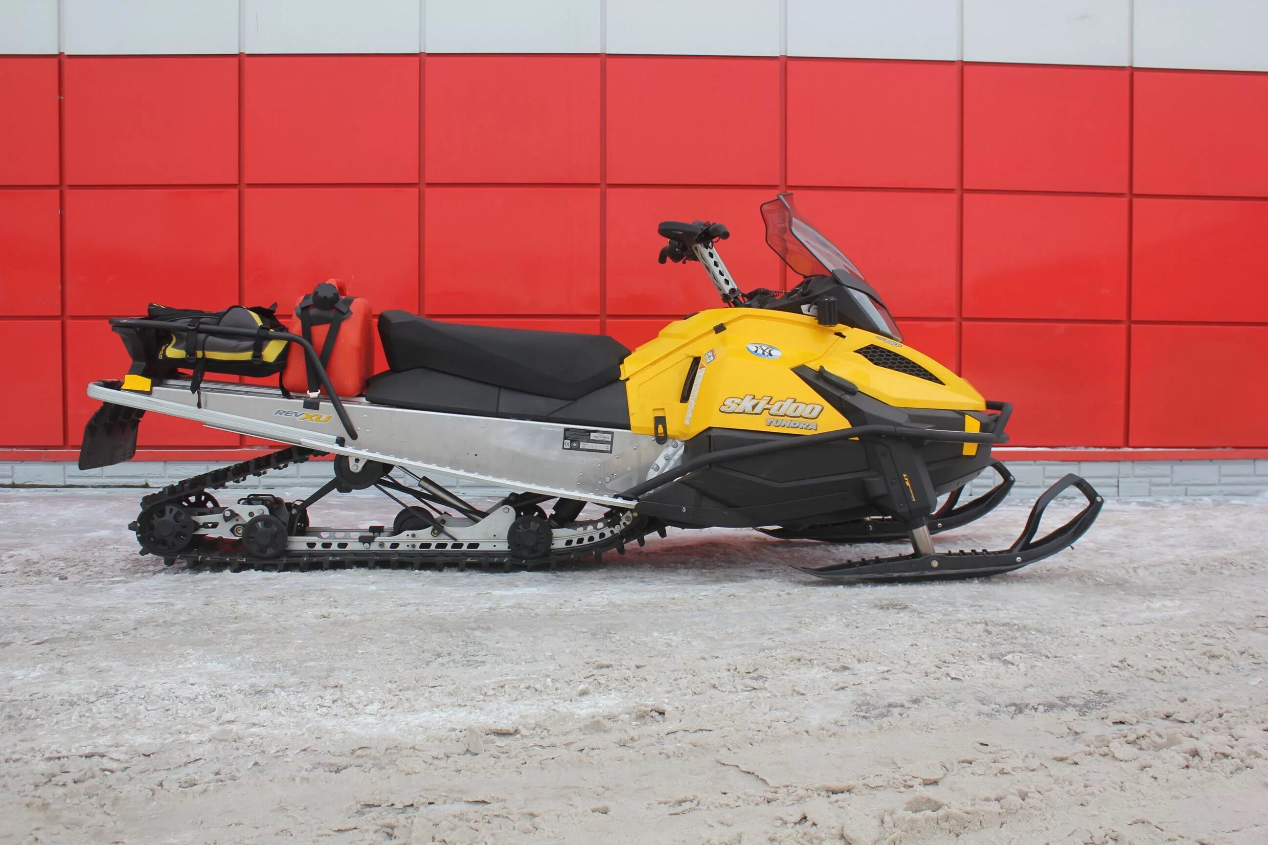 Купить снегоход брп в россии. Ski Doo Tundra 550. Снегоход BRP Tundra 550. Ski Doo Tundra Sport 550. Снегоходы BRP Ski-Doo Tundra 550.