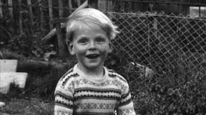 Молодой маленький. Джереми Айронс в детстве. Джереми Айронс в детстве фото. Молодой Джереми Айронс в детстве. Джереми раннер в детстве фото 6.