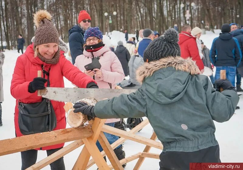 Погулять во владимире. Масленица в Центральном парке Владимира. Масленица Владимирская область. Масленица во Владимире. Владимирцы.