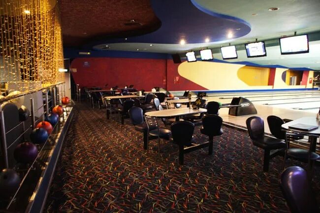 Спартак кинотеатр воронеж боулинг. Воронеж развлекательный комплекс. Воронеж рц парнас. Аквацентр парнас воронеж бассейн. Воронеж улица генерала лизюкова 80/1 зевс.