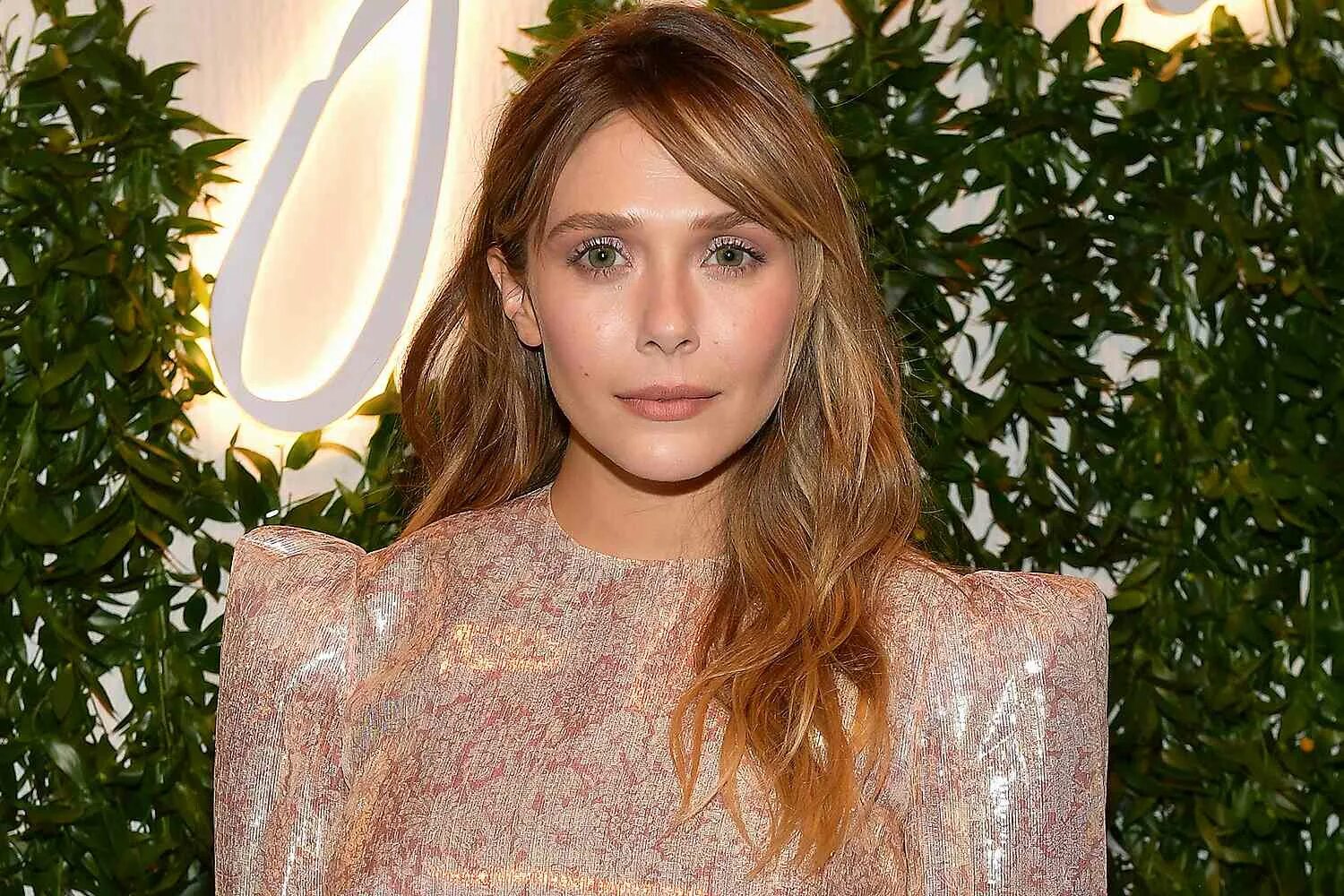 Элизабет олсен 2022. Элизабет гулар 2022. Элизабет олсен 2023. Elizabeth olsen 2022. Элизабет олсен 2023.