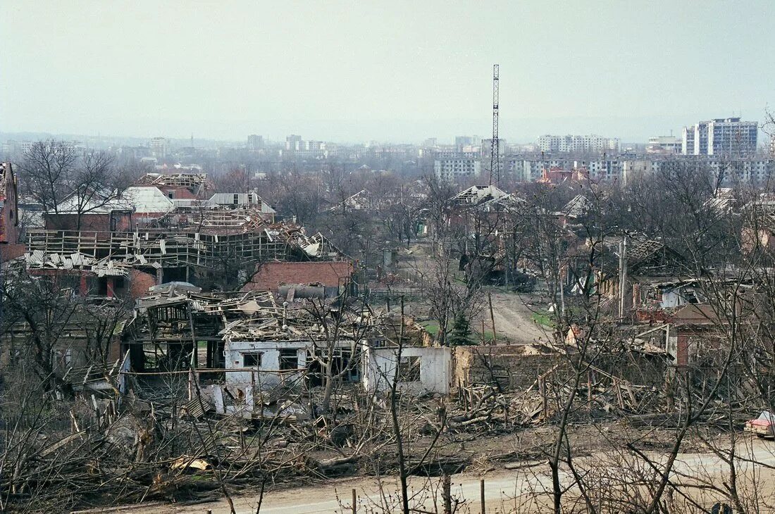 Грозный какой год. Старопромысловский район Грозного 2000. Старопромысловский район Грозного война. Старопромысловский район Грозного 2000 год. Старопромысловский район Грозного 1996 год.