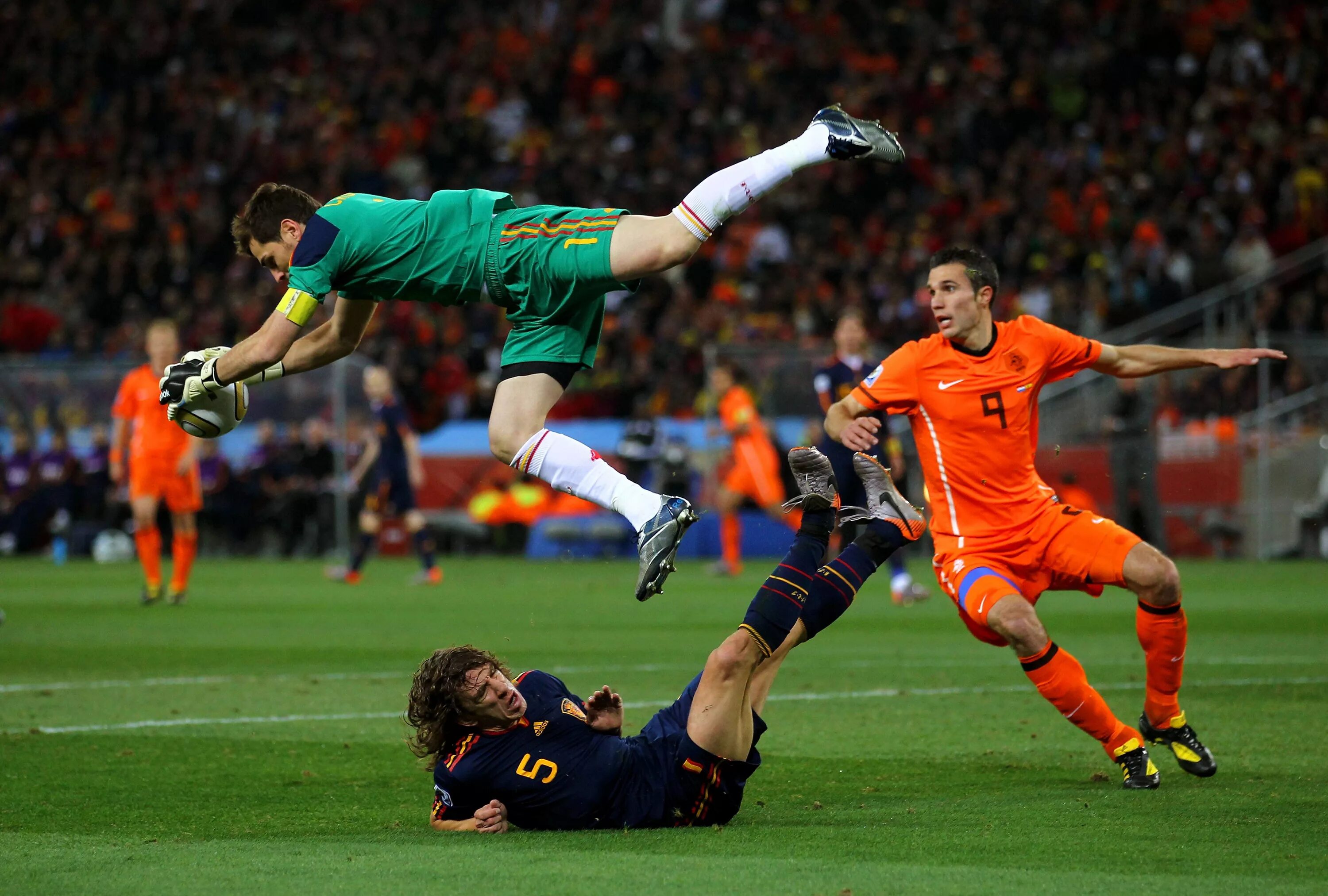 Iker Casillas 2010 World Cup Final. Футбол картинки. Футбол яркие моменты.