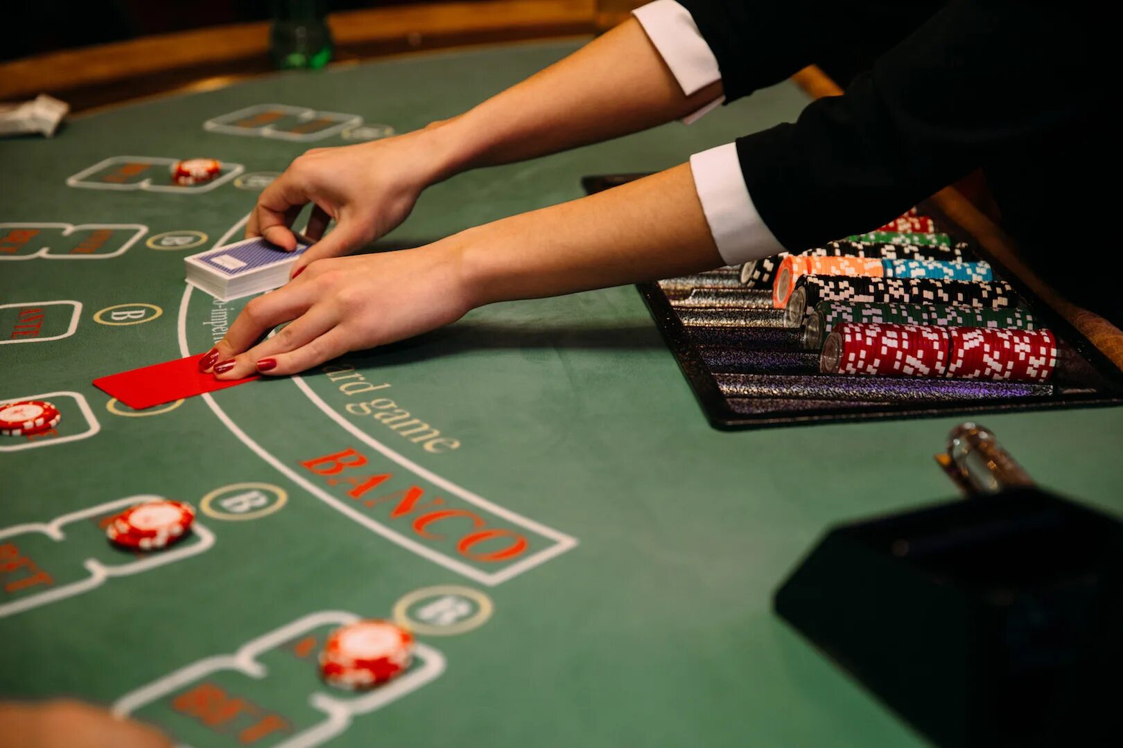 Игра на честность. Честность самая азартная игра цитаты. Казино. Музей азартных игр. Казино крупье боек джек.