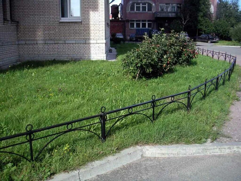 Газонное ограждение 1503 стальруз. Загородить огородить оградить отгородить. Загородить паронимы. Огородить значение. Огородить пароним.