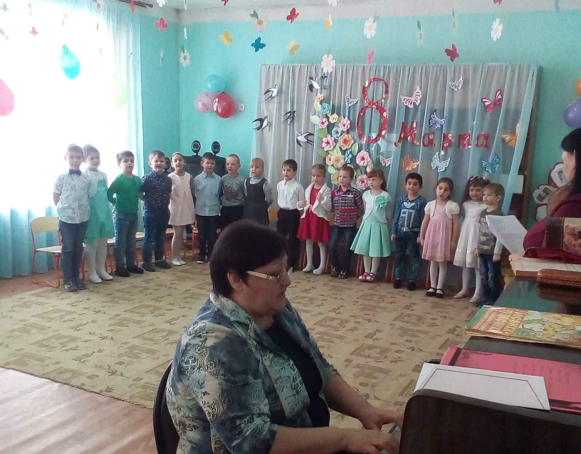Ромашки в саду. Ромашки в саду. Детский сад 4 радужный хмао. Детский сад ромашка выкса. Заведующая садика ромашка.