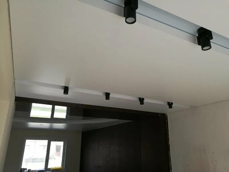 маскрсоити. установщик натяжных потолков. натяжные потолки мастер. монтаж гипсокартонного потолка. натяжные потолки со стяжкой.