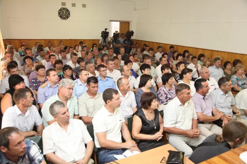 Погода чернышковский волгоградская область попов. Чернышковский район Волгоградской области глава района. Р П Чернышковский Волгоградской области. Р.П.Чернышковский Волгоградской. Волгоград Чернышковский.