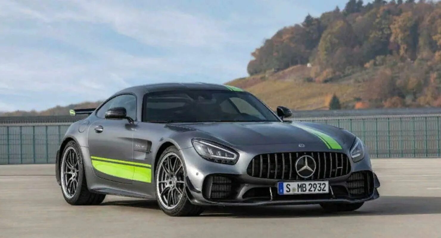 Купить amg gt. Мерседес АМГ ГТ. Mercedes AMG GTR. Мерседес-Бенц АМГ gt 2017. Mercedes Benz AMG gt 2020.