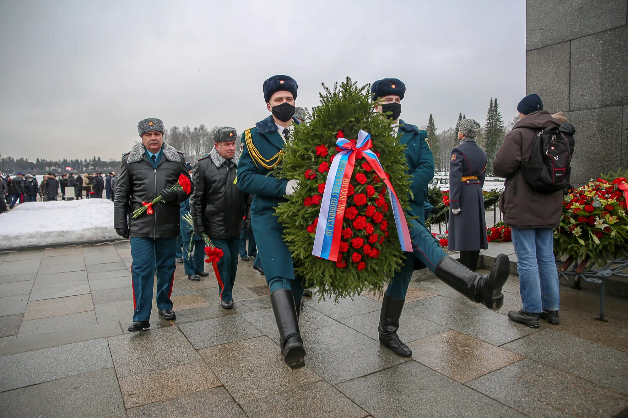 80 лет полного освобождения блокады. День освобождения Ленинграда от фашистской блокады 1944. День освобождения блокады Ленинграда. Вечный огонь в Санкт Петербурге освобождение блокады. 27 Января снятие блокады Ленинграда.