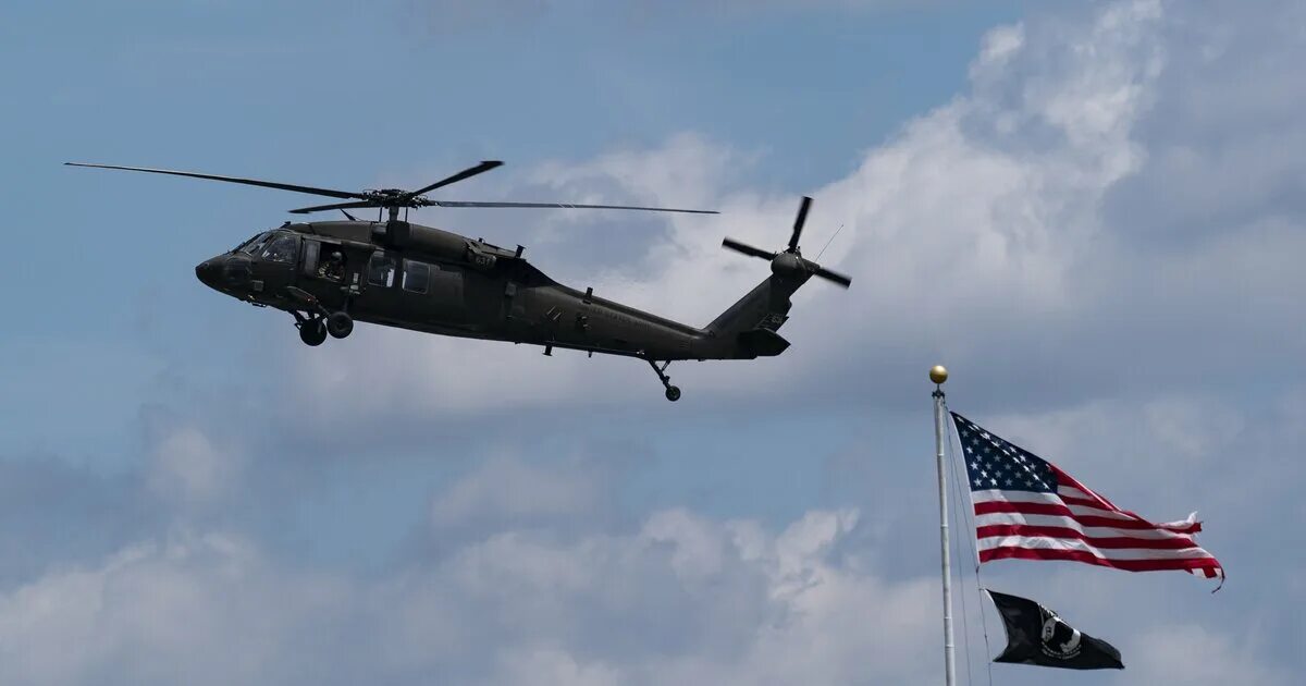 Вертолет потерпел. Военный вертолет. Военные вертолеты США. Крушение военного вертолета США. Военный вертолет фото.