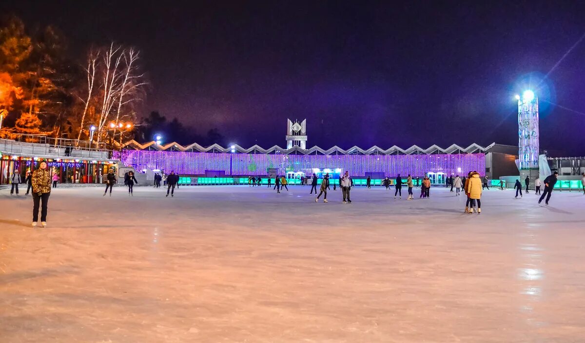 Какой каток в сокольниках. Каток лед в Сокольниках. Парк Сокольники каток. Каток «лёд» в парке Сокольники. Катки в Сокольниках лёд.