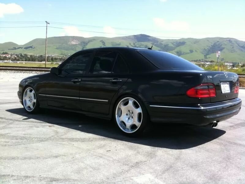 Mercedes w210 monoblock. Диски на мерседес w210. R17 мерседес w210. Диски на мерседес w210 r18. Mercedes benz w210 r17.