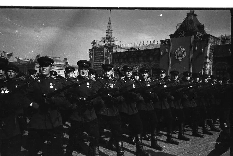 Мая 1951. Парад красная площадь 1951. Военный парад 1965г красная площадь. Парад 1 мая 1941 года в Москве. Парад 7 ноября 1951.