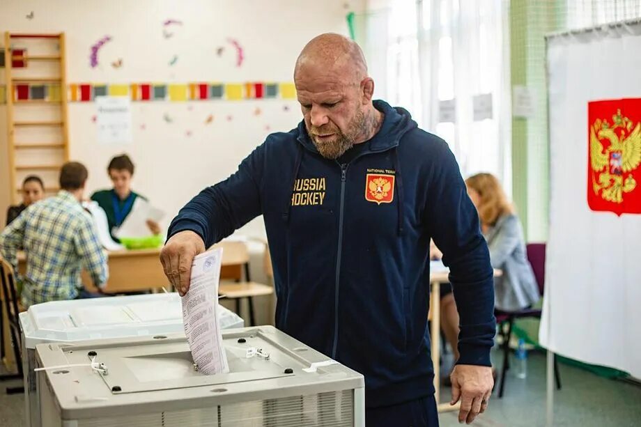 Боец джефф монсон. Джефф монсон депутат. Джефф монсон. Помощник депутата в красногорске кто?. Джефф монсон депутат.