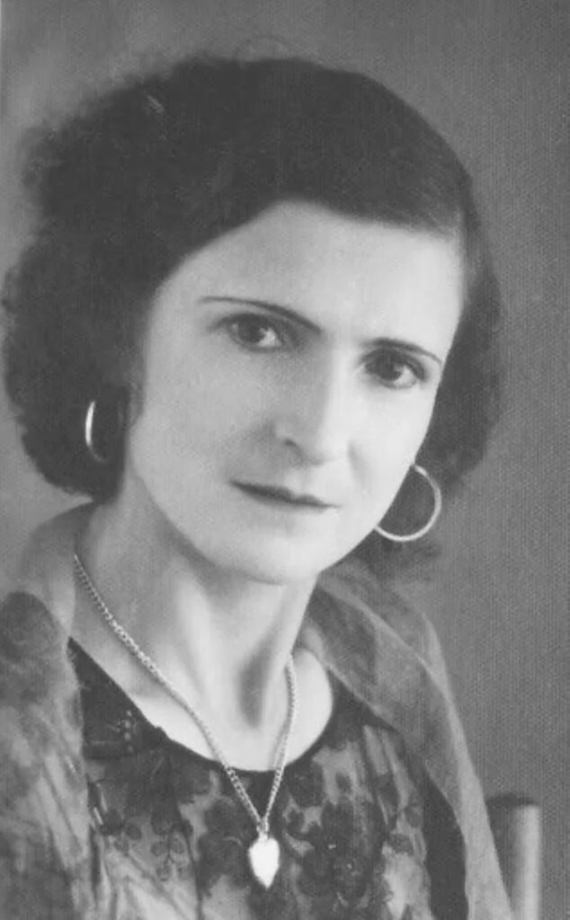 наталья владимировна арсеньева дочь в. дочь арсеньева владимира клавдиевича. дочь арсеньева. наталья владимировна арсеньева дочь в. арсеньев владимир клавдиевич могила.