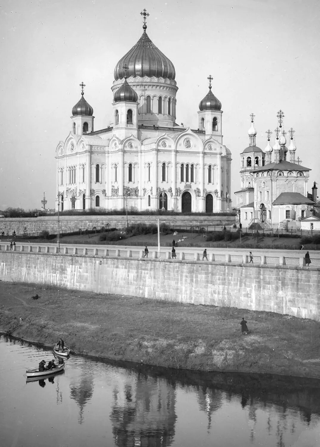 Храм христа спасителя до разрушения. Река храми. пречистенская набережная москва. дома на набережной у храма христа спасителя.