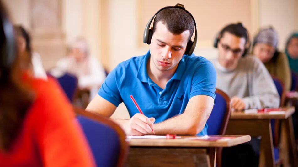 Айлтс листенинг. IELTS Listening score. IELTS Listening красивые картинки. 35 Listening IELTS. Britain listening