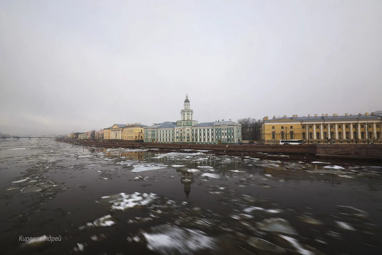 Петропавловская крепость ледоход. Ледоход на Неве СПБ картины Александриной. Ледоход на неве