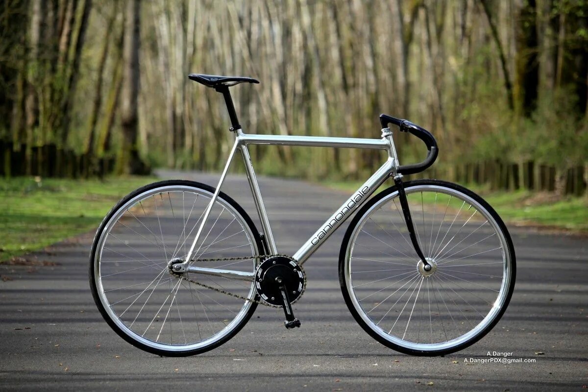 Look track. Cannondale fixed Gear. Велосипед Cannondale caad10 track 1. Cannondale track v1. Cannondale track fixed Gear.