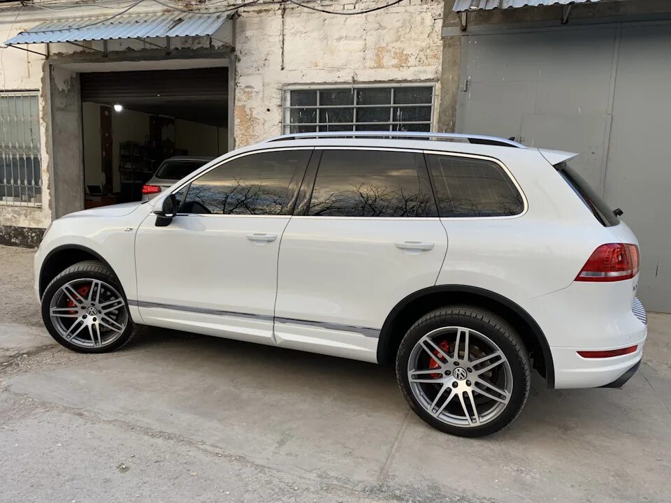285 50 r20 touareg 3. Туарег r21. Touareg 2 r21. Диски mallory r20 touareg. Диски на touareg nf r21.
