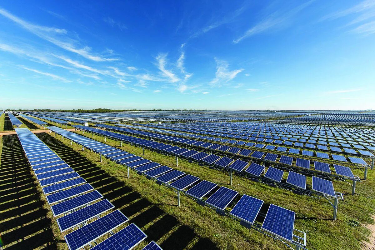 Сэс фотобатареи. Солнечная электростанция 2. Солнечная станция на 1000 мвт. Монтаж солнечных электростанций. Солар солнечная станция.