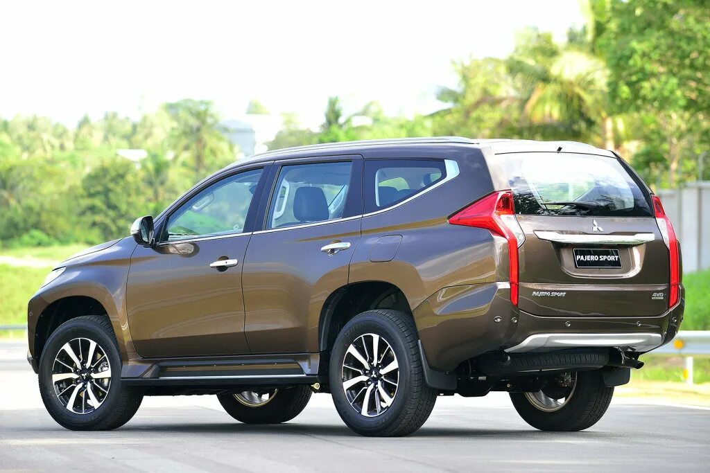 Митсубиси паджеро спорт 3 на бездорожье. Паджеро спорт недостатки. Mitsubishi pajero 2016. Паджеро спорт недостатки. Mitsubishi pajero 2016.