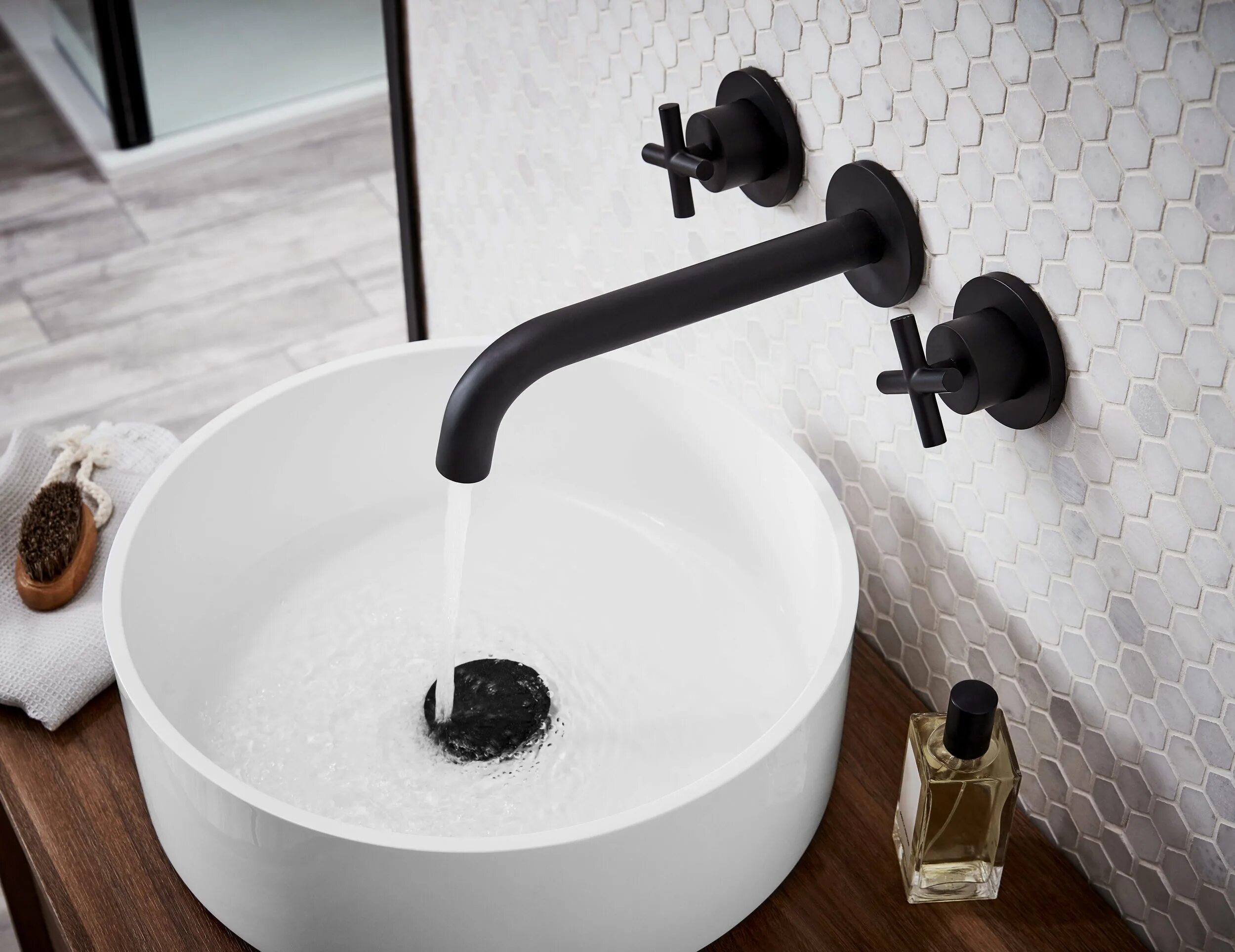 Кран черный для ванны. Am PM смеситель basin Mixer. Смеситель для раковины basin Mixer tap Miomare. Basin Faucet смеситель 311. Oras смеситель для ванны черный матовый.