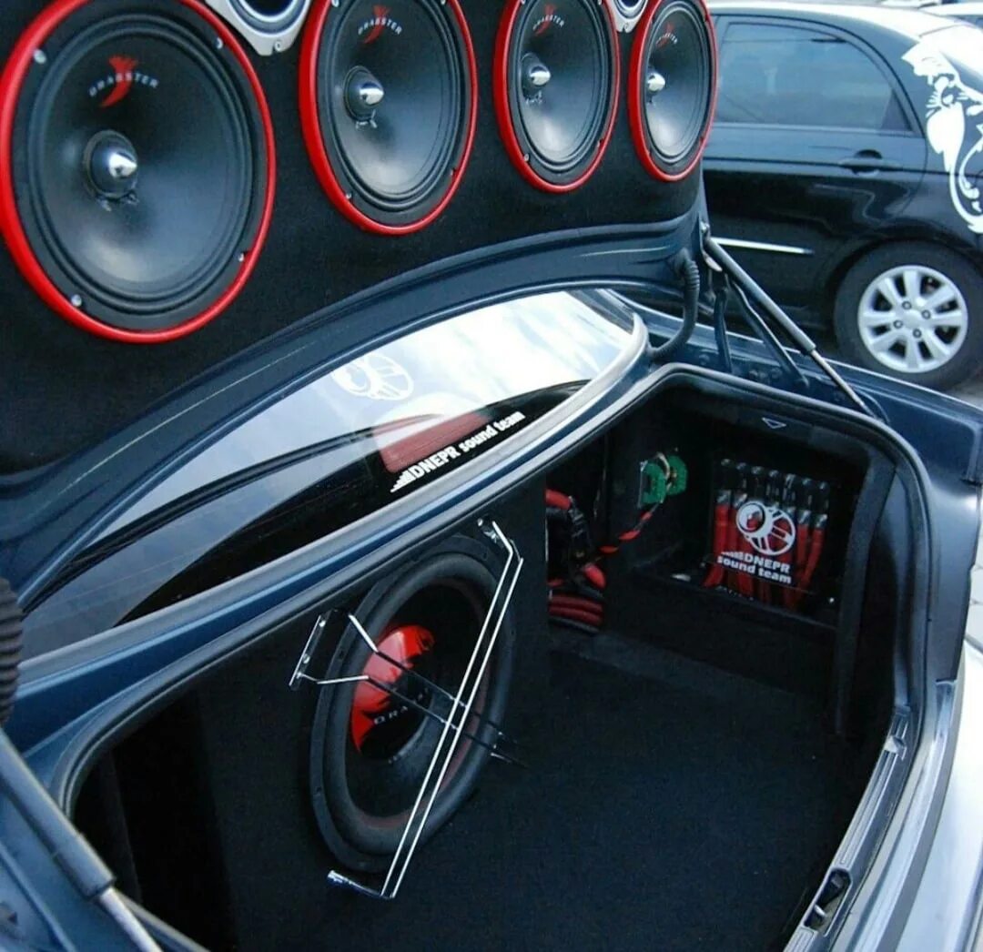 Автозвук сабвуфер pride. Сабвуфер в машину. Активный саб форд фокус 2. Сабвуфер ballistic car audio. Bass club production 41-47hz.