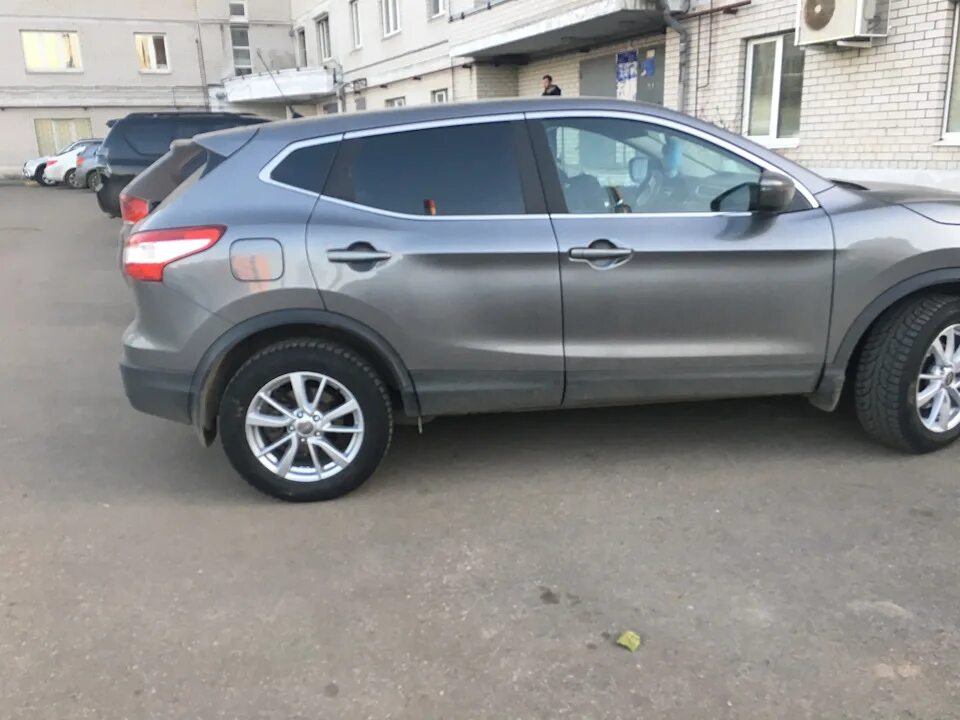 Купить резину летнюю кашкай. 215 60 R17 на Nissan Qashqai j11. Литые диски Nissan Qashqai r17. Диски Nissan Qashqai r17. Диски Ниссан Кашкай j11.